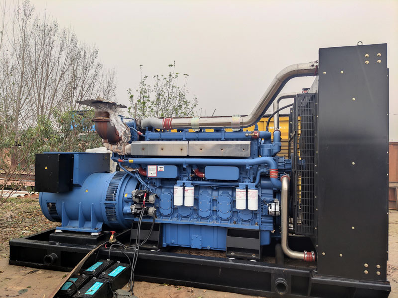 潍坊柴油发电机组更换机油时，应遵循哪些步骤？